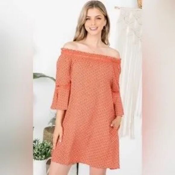 Stunning Off-the-shoulder Lace Trimmed Dress - Picture 1 of 3